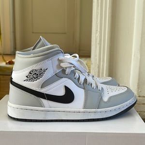 Air Jordan 1 Mid WMNS 7.5 Grey Fog / Black - White
